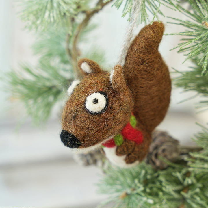 Handmade Felt Squirrel Ornament – Woodland Animal Décor & Cute Gift