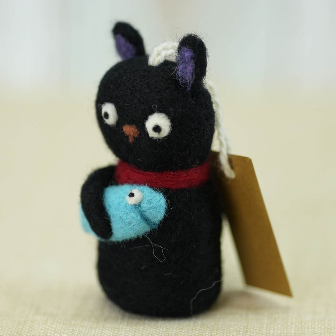 Handmade Wool Felt Black Cat with Fish Ornament – Cute Animal Christmas Decoration
