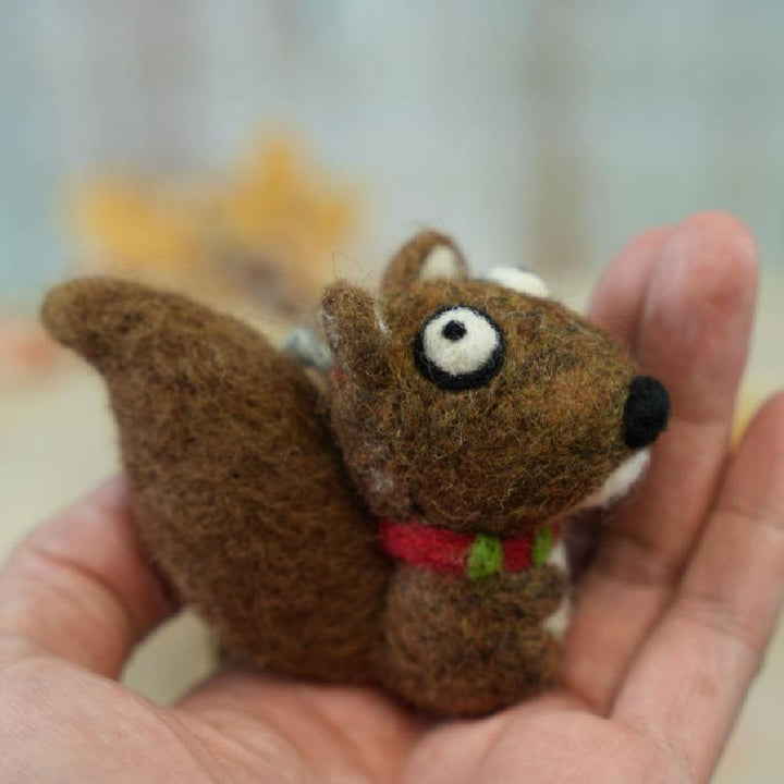 Squirrel ornament - Woolbuddy