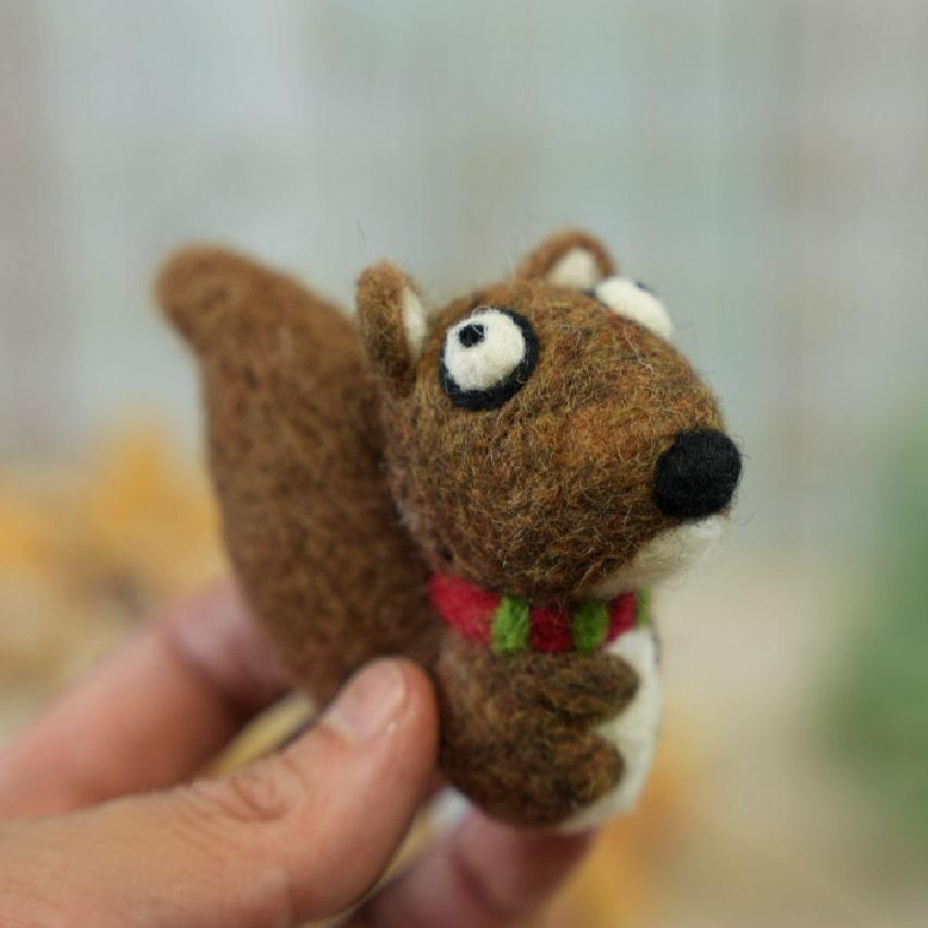 Squirrel ornament - Woolbuddy